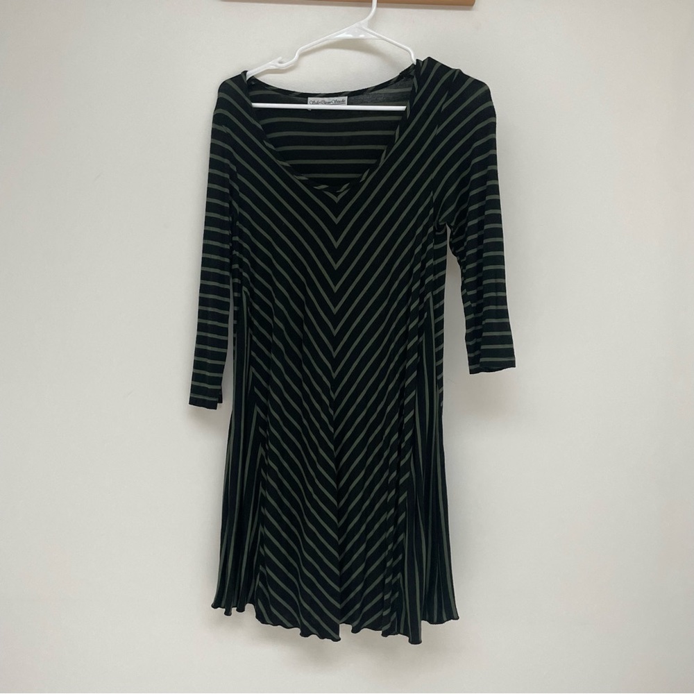 Sole Dione Studio Green and Black Long Sleeve Dress
